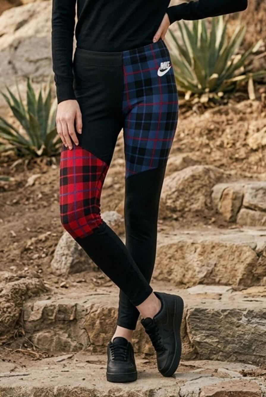 Nike Plaid Leggings Size M Y2K Streetwear Activewear Athleisure Academia Gym
